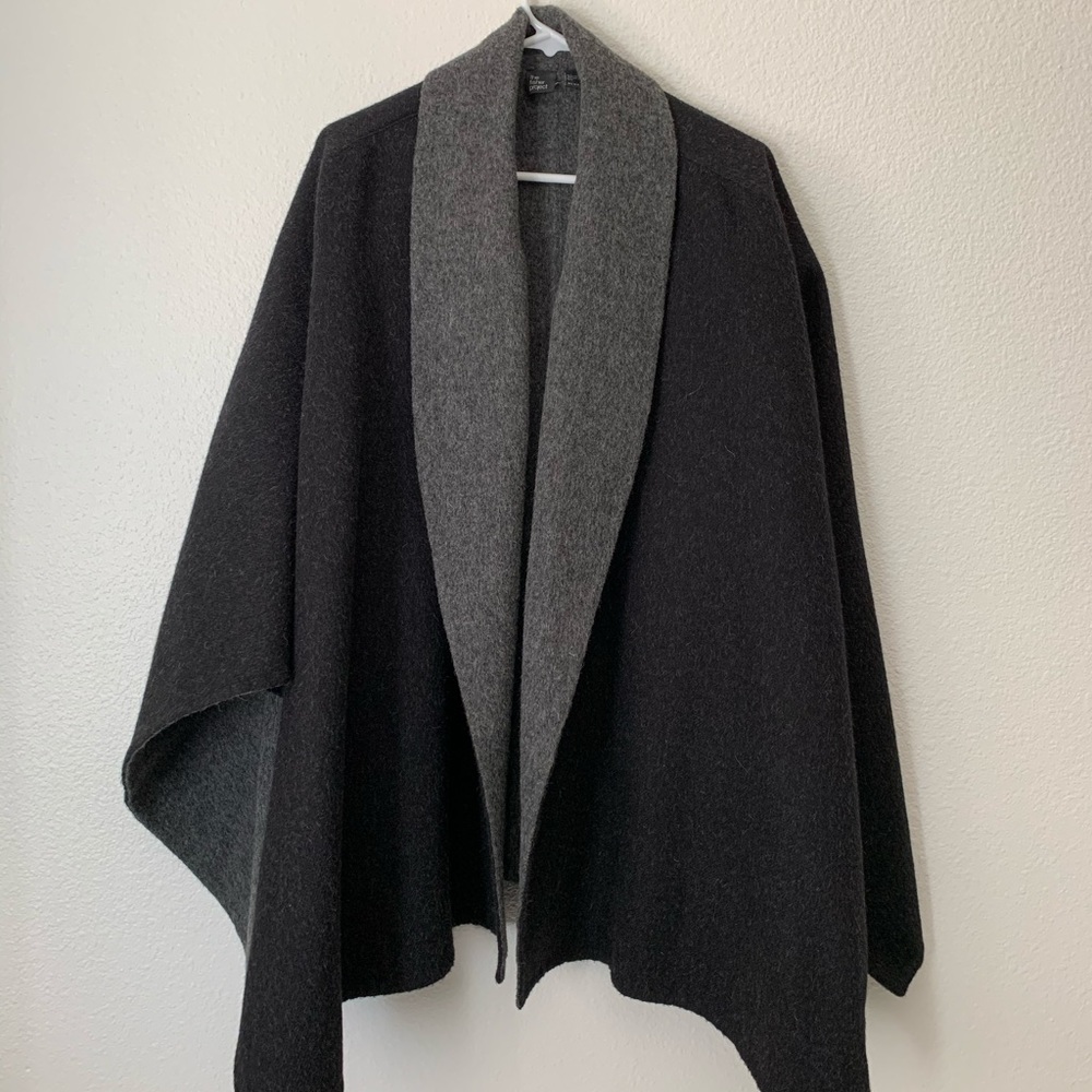 the fisher project—baby alpaca poncho—gray/black
